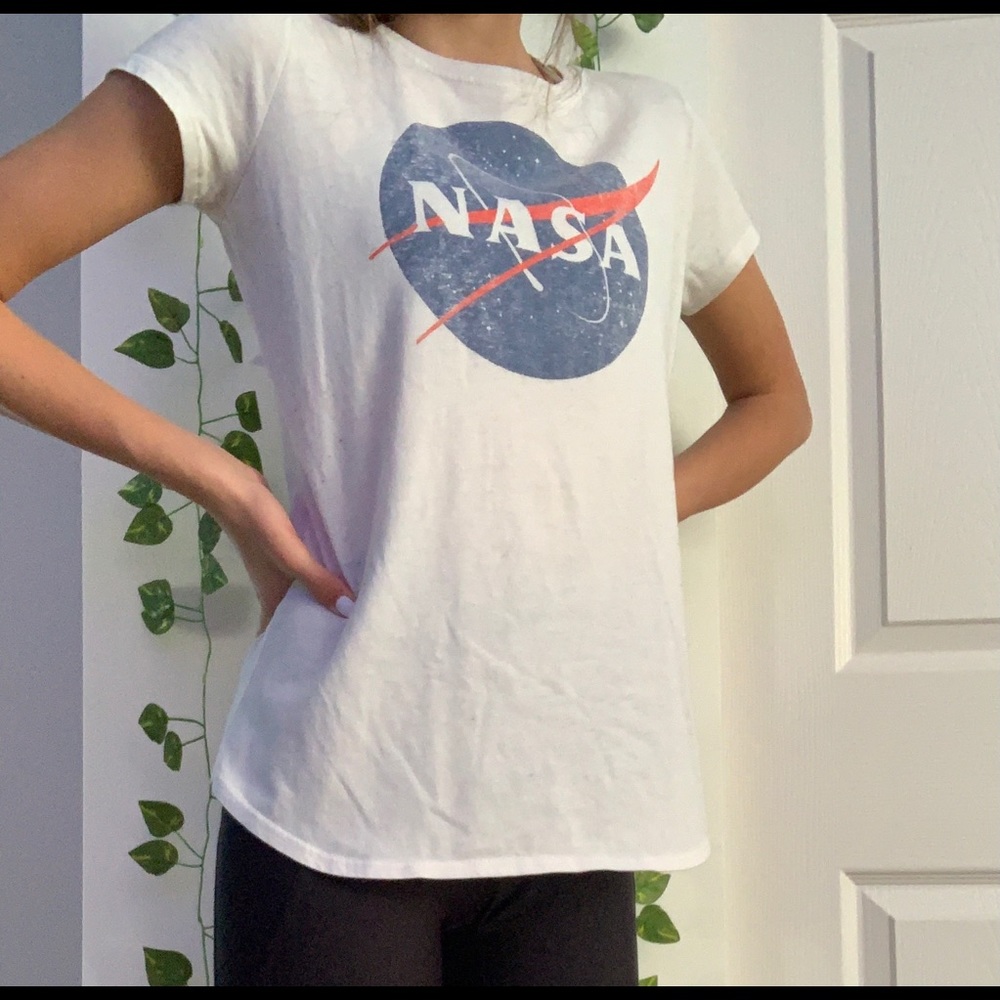 Old Navy NASA t-shirt